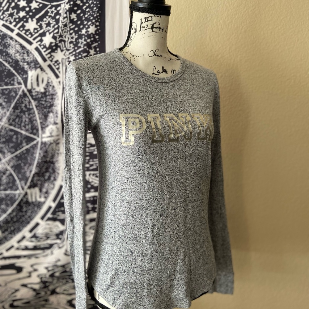 Victorias Secret PINK Soft Grey Long Sleeve Sleeper Top Size Small